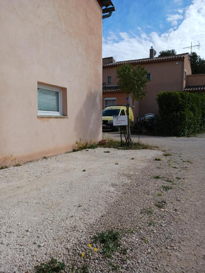 Vents D'Anges Bed & Breakfast Sainte-Cecile-les-Vignes Exterior photo